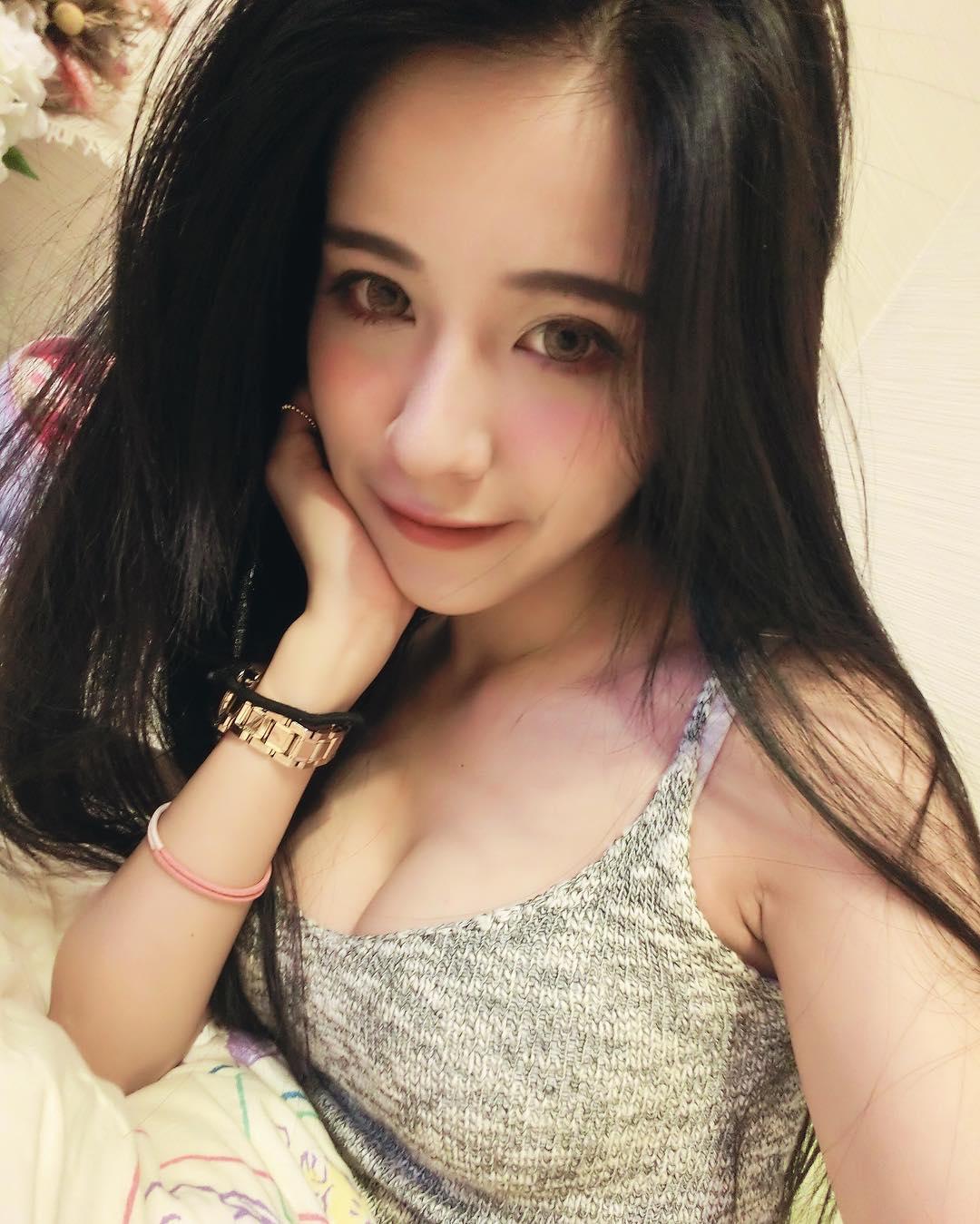 萌感美少女来袭!清新甜美的牙套妹陈可颉