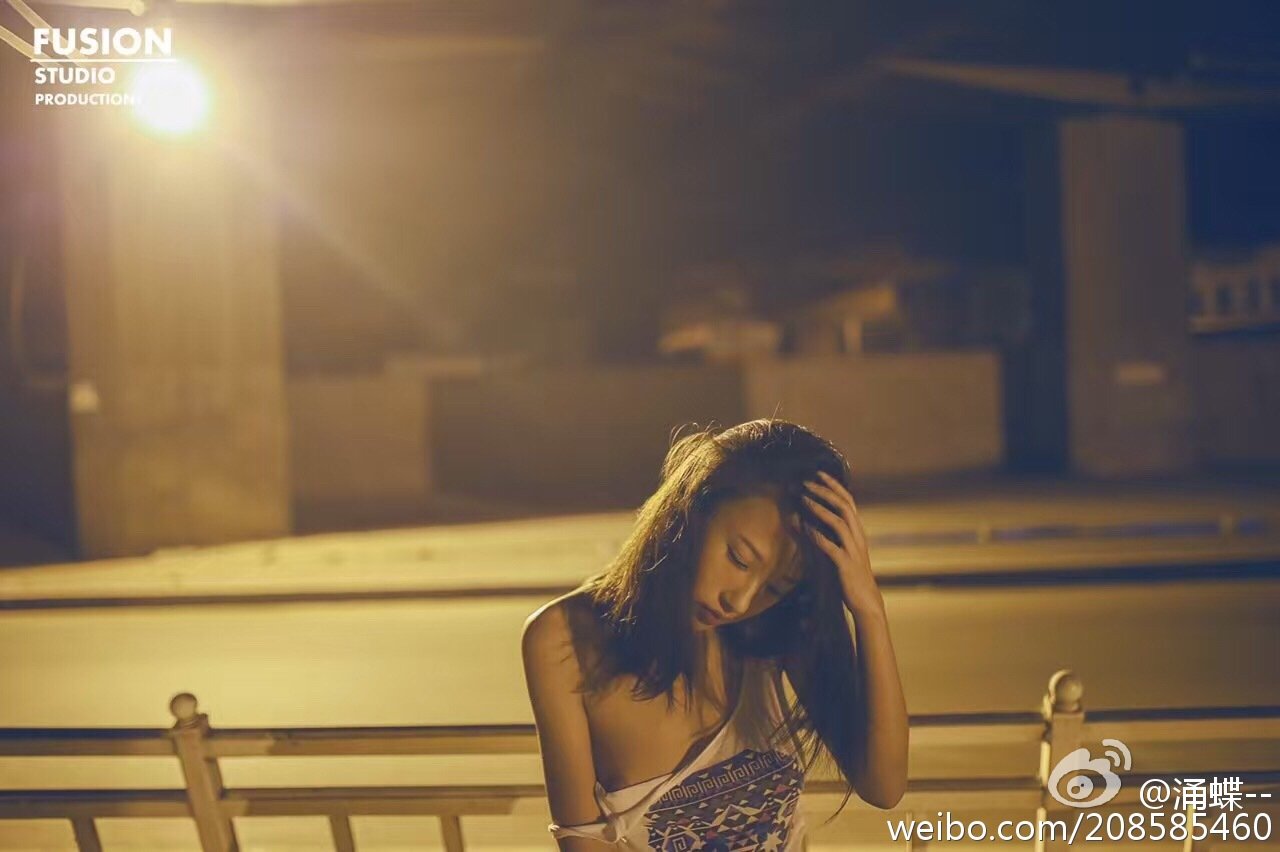 涌蝶- 小美女微博私房照