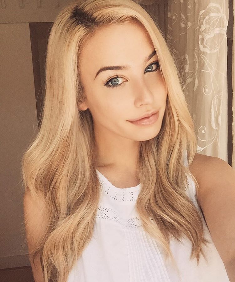 Sophia Phalen- 前胸澎湃的性感私房照