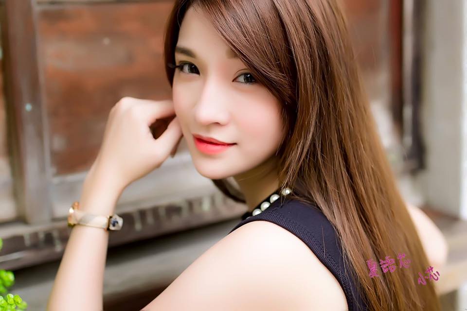 小芯(夏语芯)- 好亮眼的甜美车模