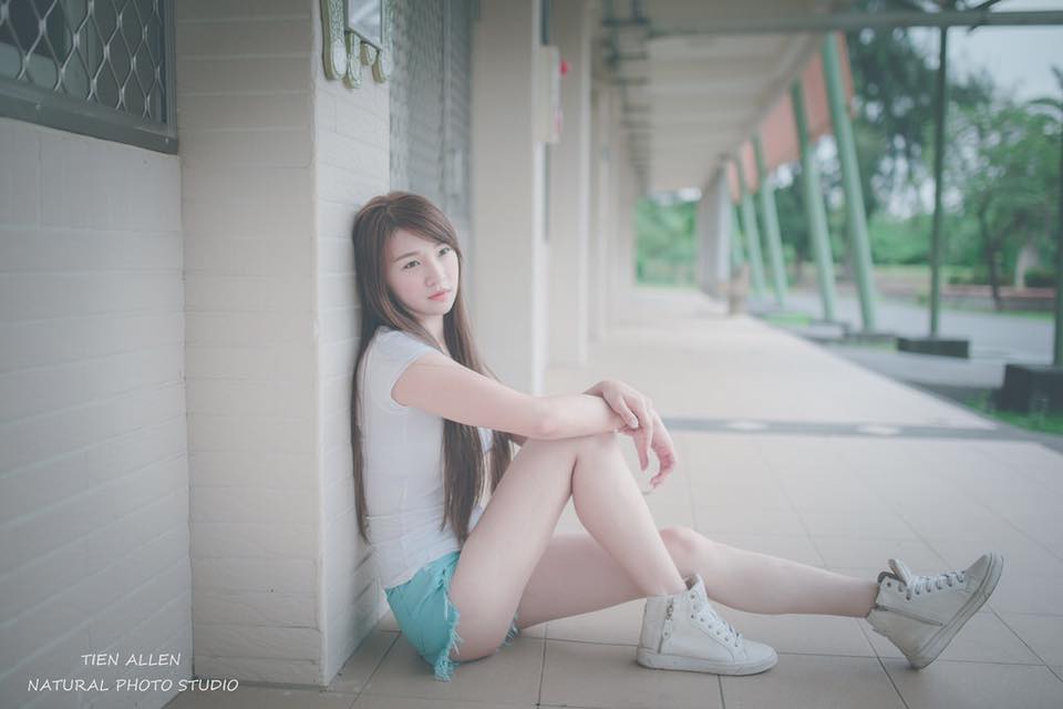 小芯(夏语芯)- 好亮眼的甜美车模