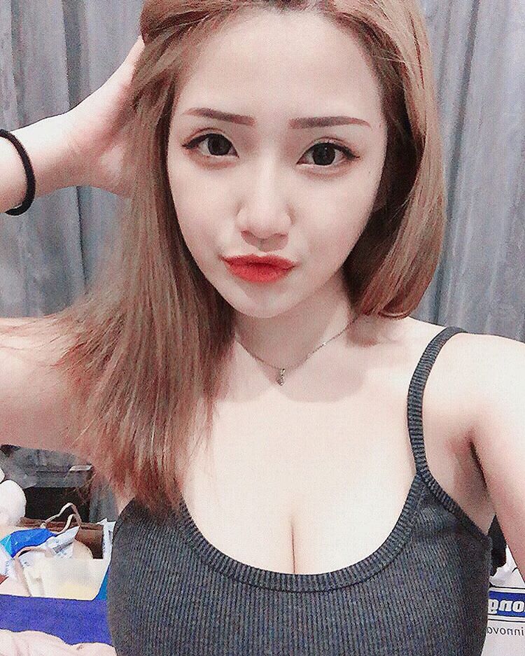 邱筠净Gina- 好不科学的逆天身材