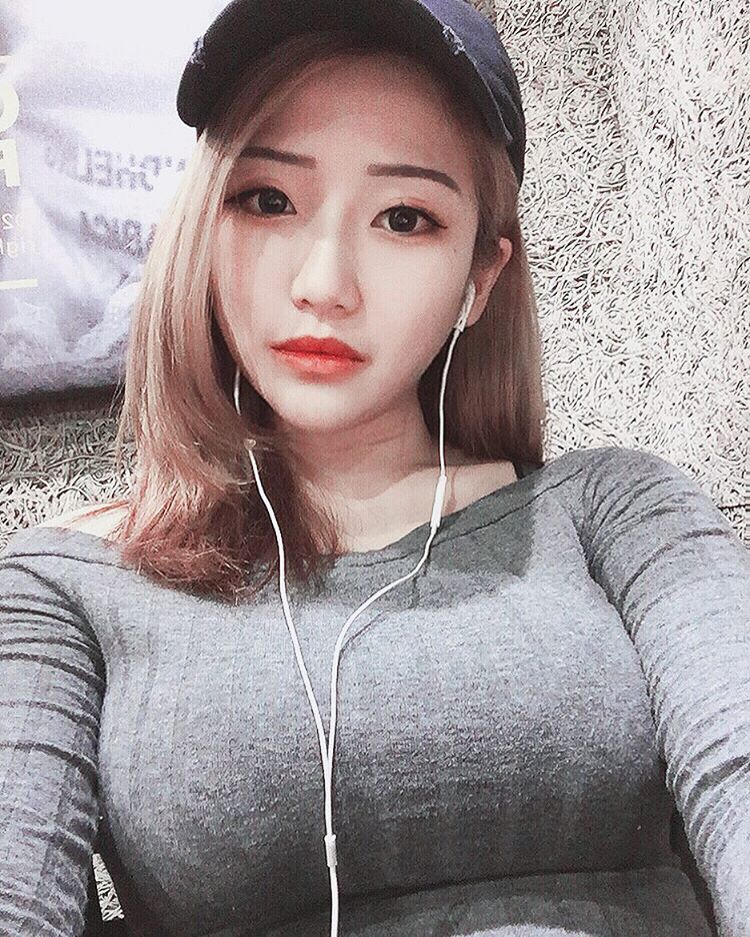 邱筠净Gina- 好不科学的逆天身材