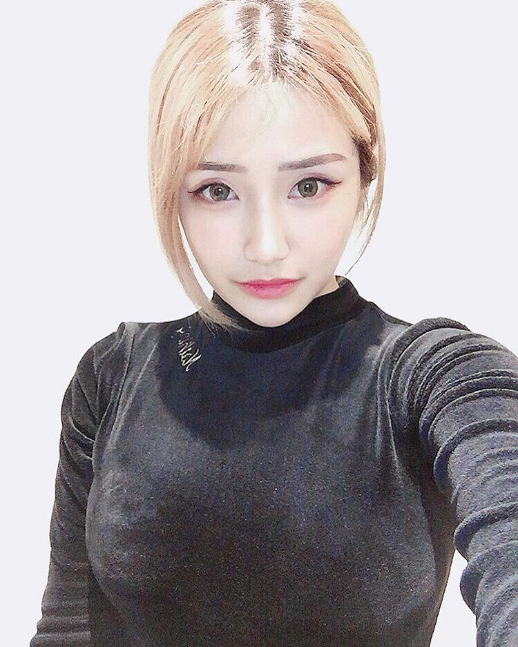 邱筠净Gina- 好不科学的逆天身材