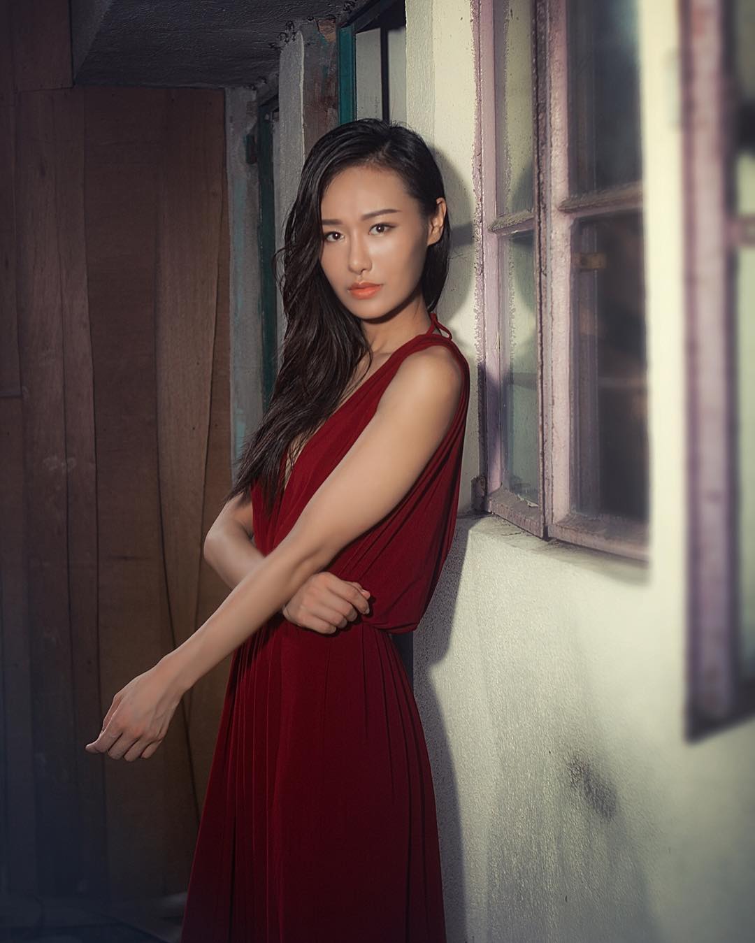 Anna Xiao- 冷艳美模大方展现完美曲线