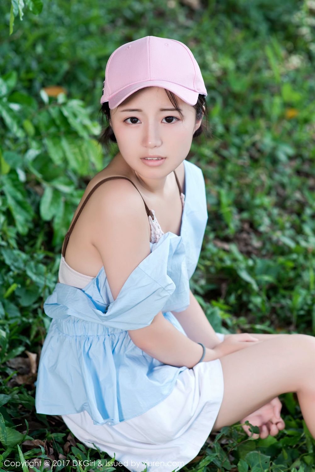 童颜美女仓井优香 户外露出江边场景