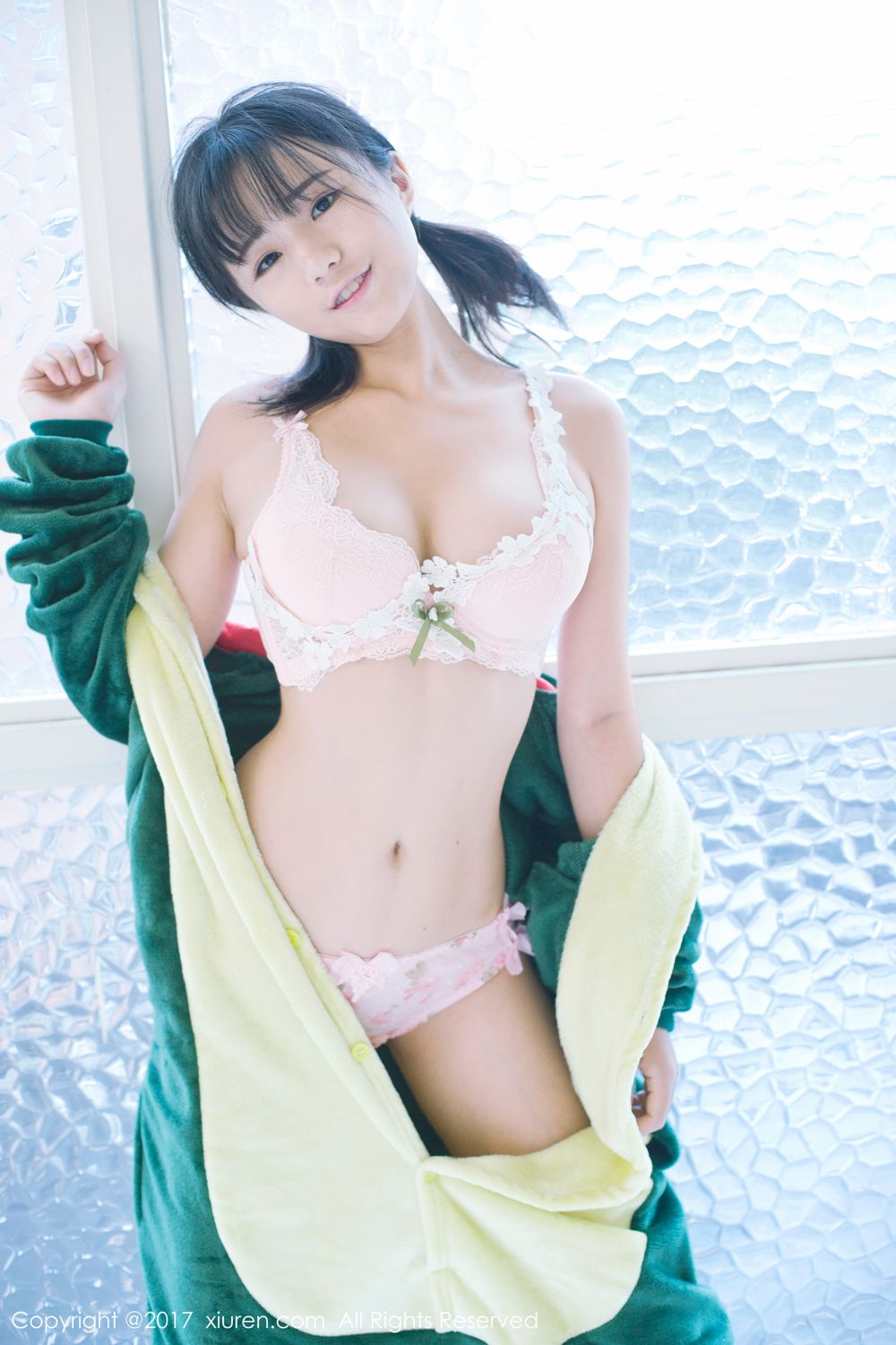 稚气未脱仓井优香 小恐龙睡袍比基尼