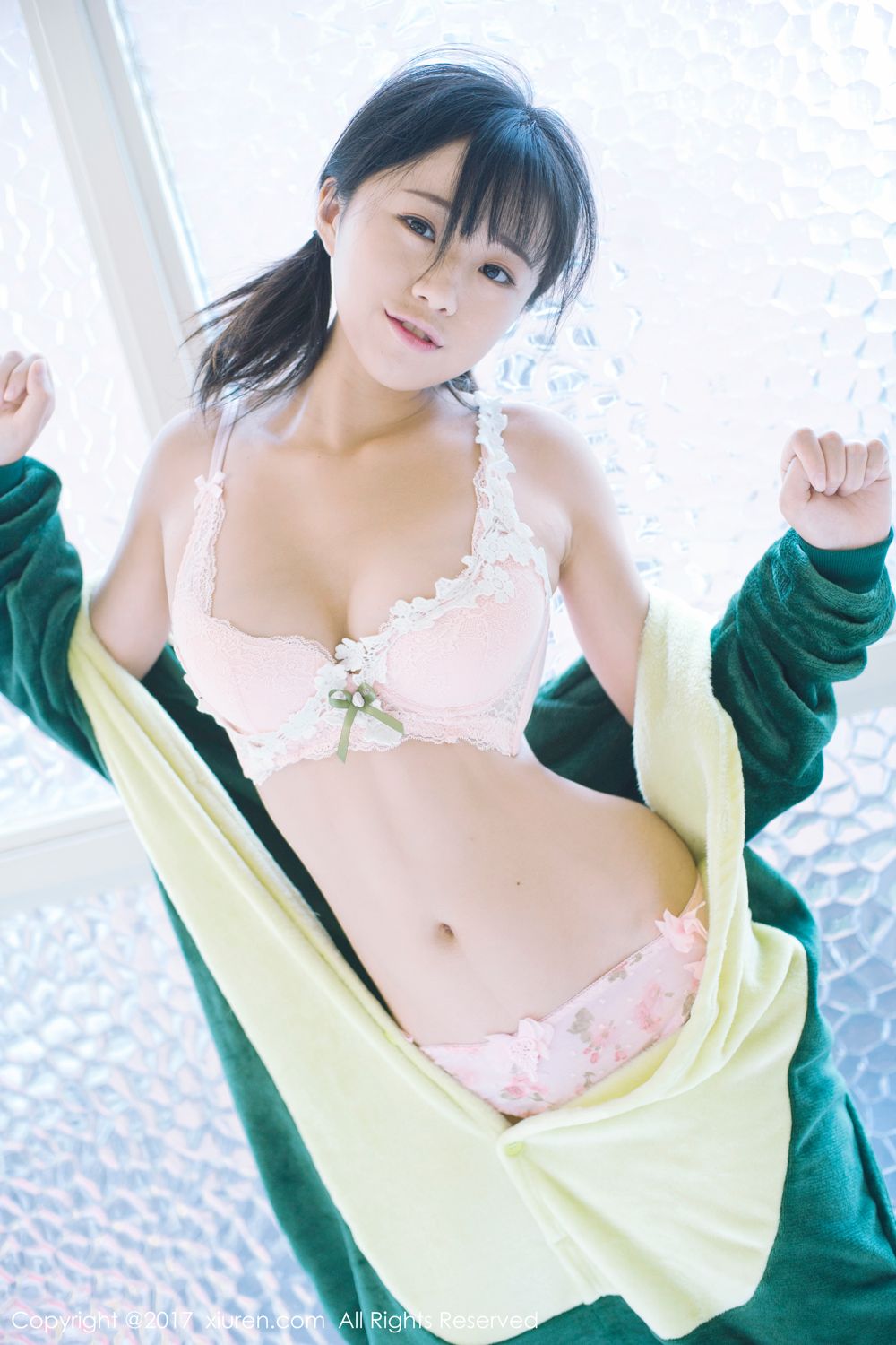 稚气未脱仓井优香 小恐龙睡袍比基尼