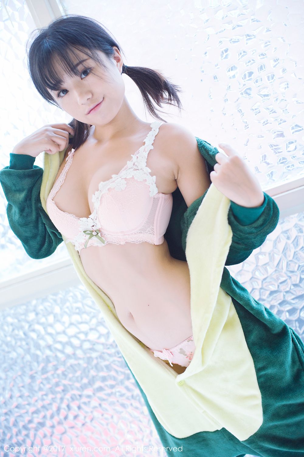 稚气未脱仓井优香 小恐龙睡袍比基尼
