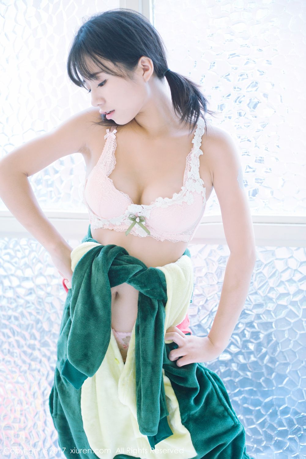 稚气未脱仓井优香 小恐龙睡袍比基尼