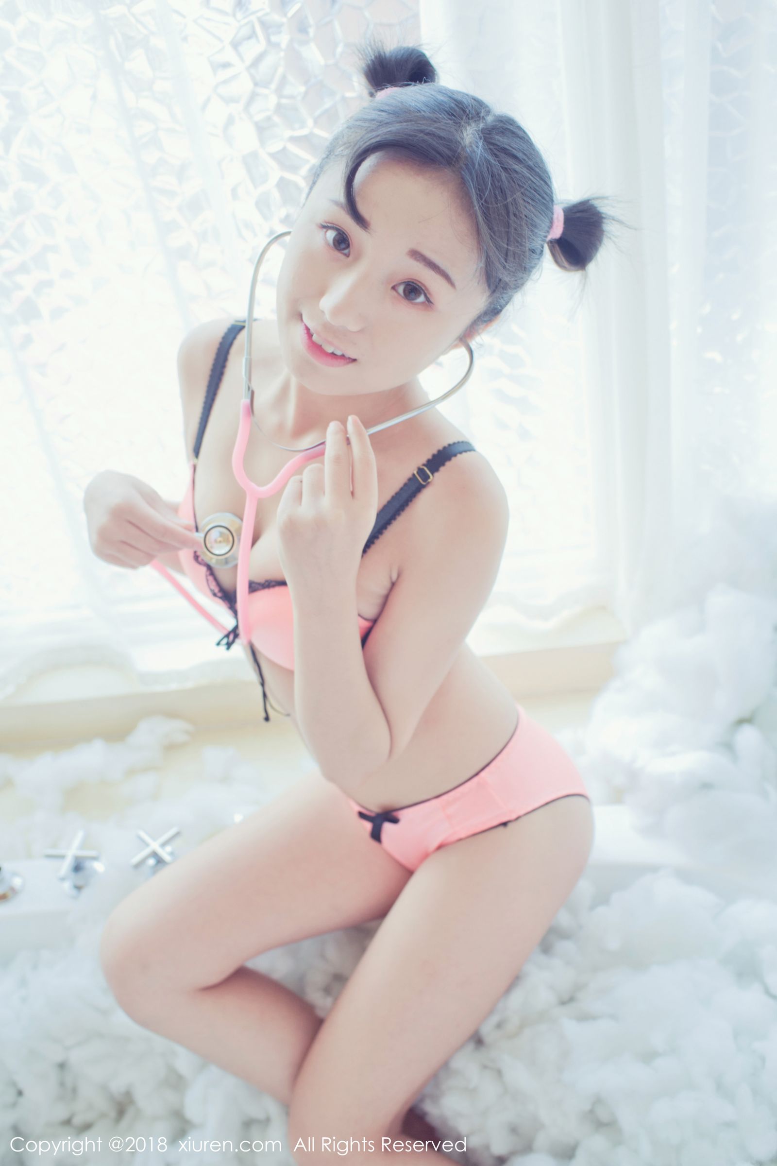 日系美女仓井优香 粉色内衣与听诊器