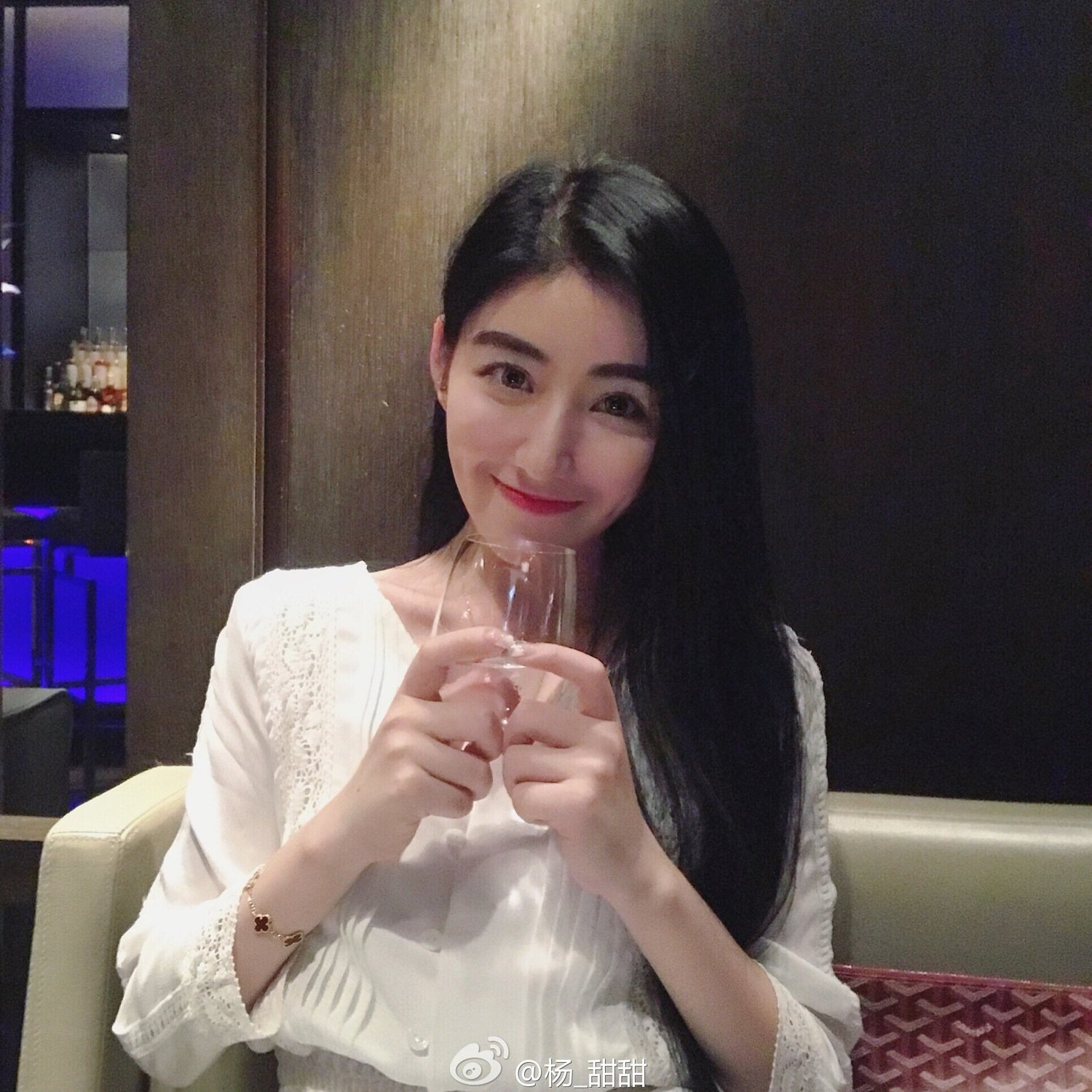 杨甜甜- 气质甜姐儿私房美图