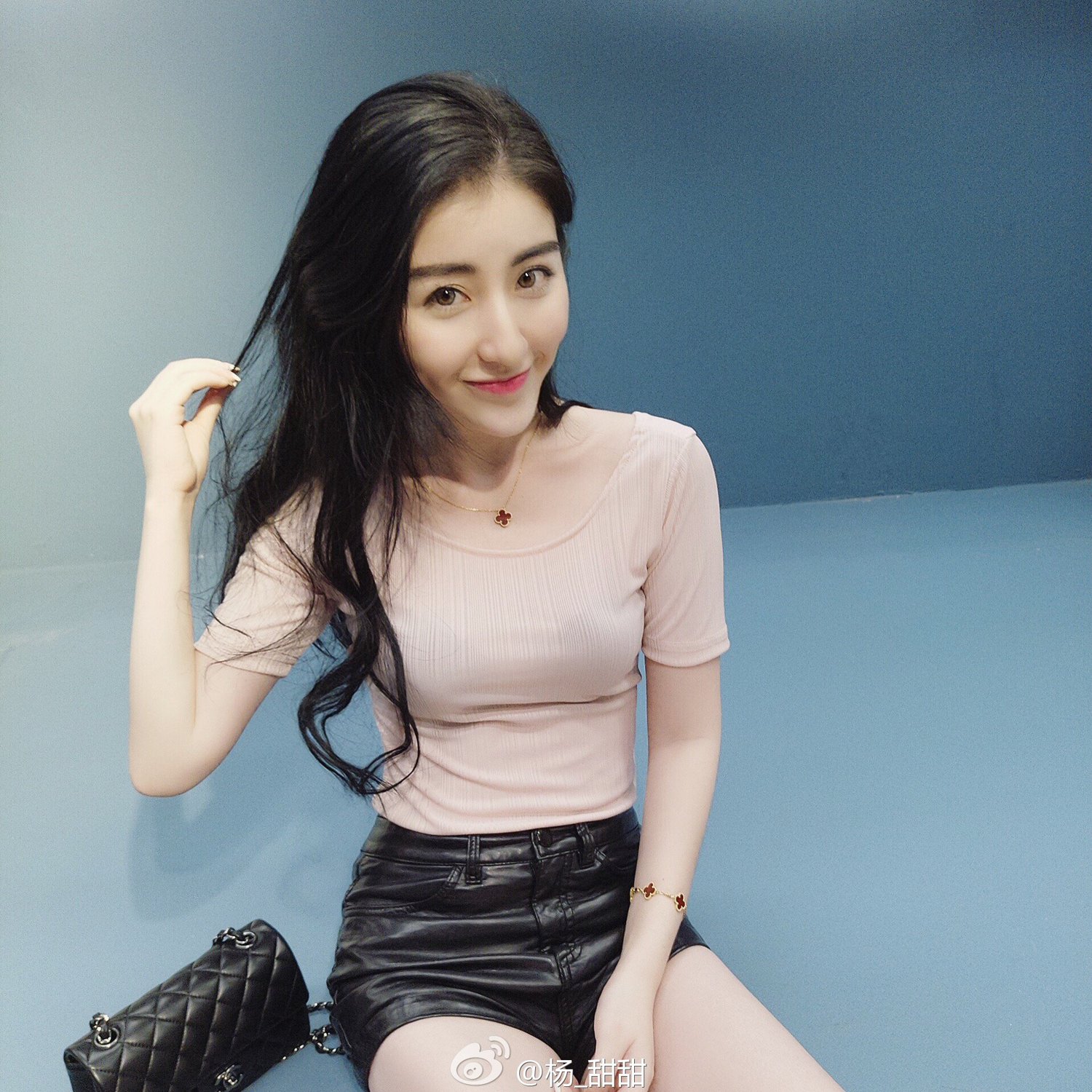 杨甜甜- 气质甜姐儿私房美图