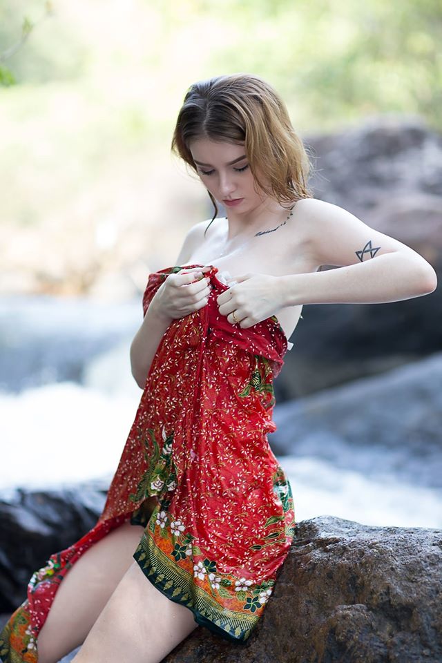 Jessie Vard- 超性感户外写真