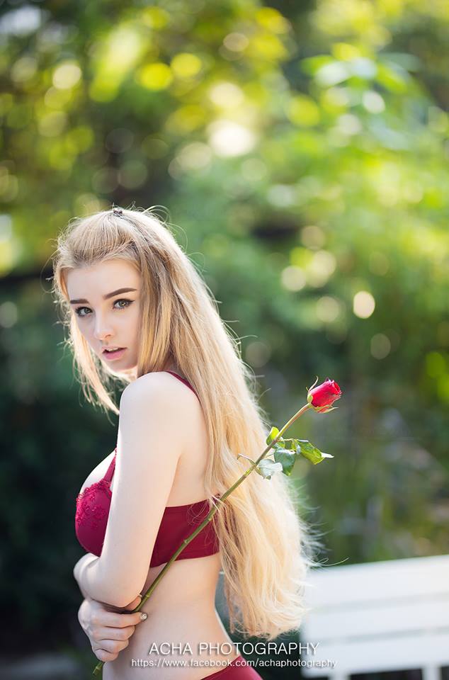 Jessie Vard- 超性感户外写真