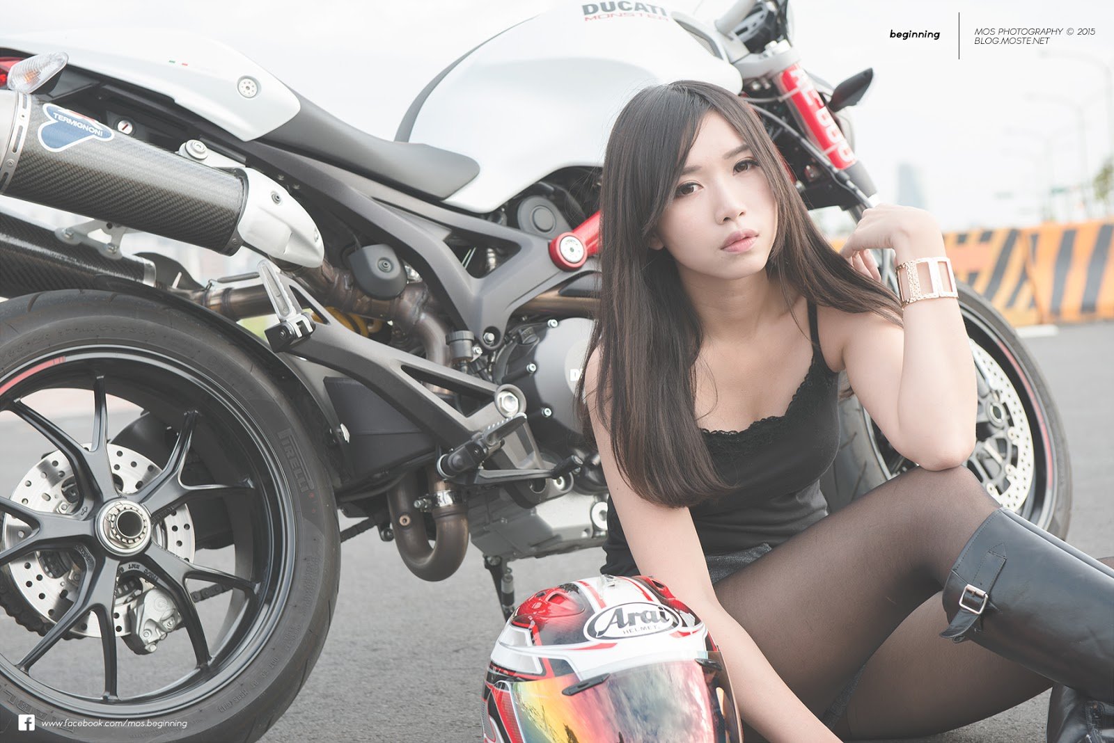 Ti Ti Yang- 重机与美女写真图集