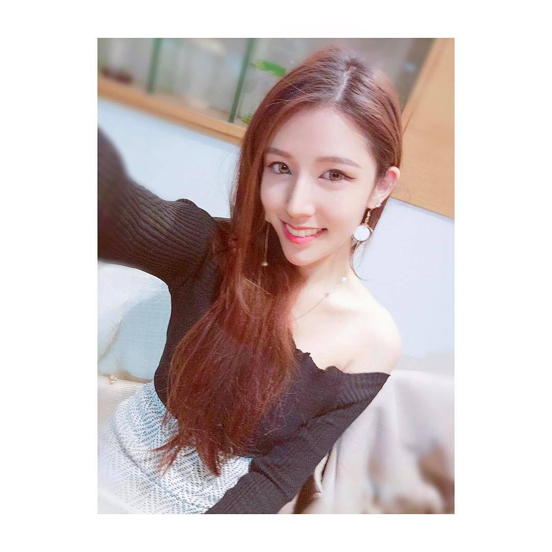 Niki Wang- 台湾时尚教主私房照太吸金