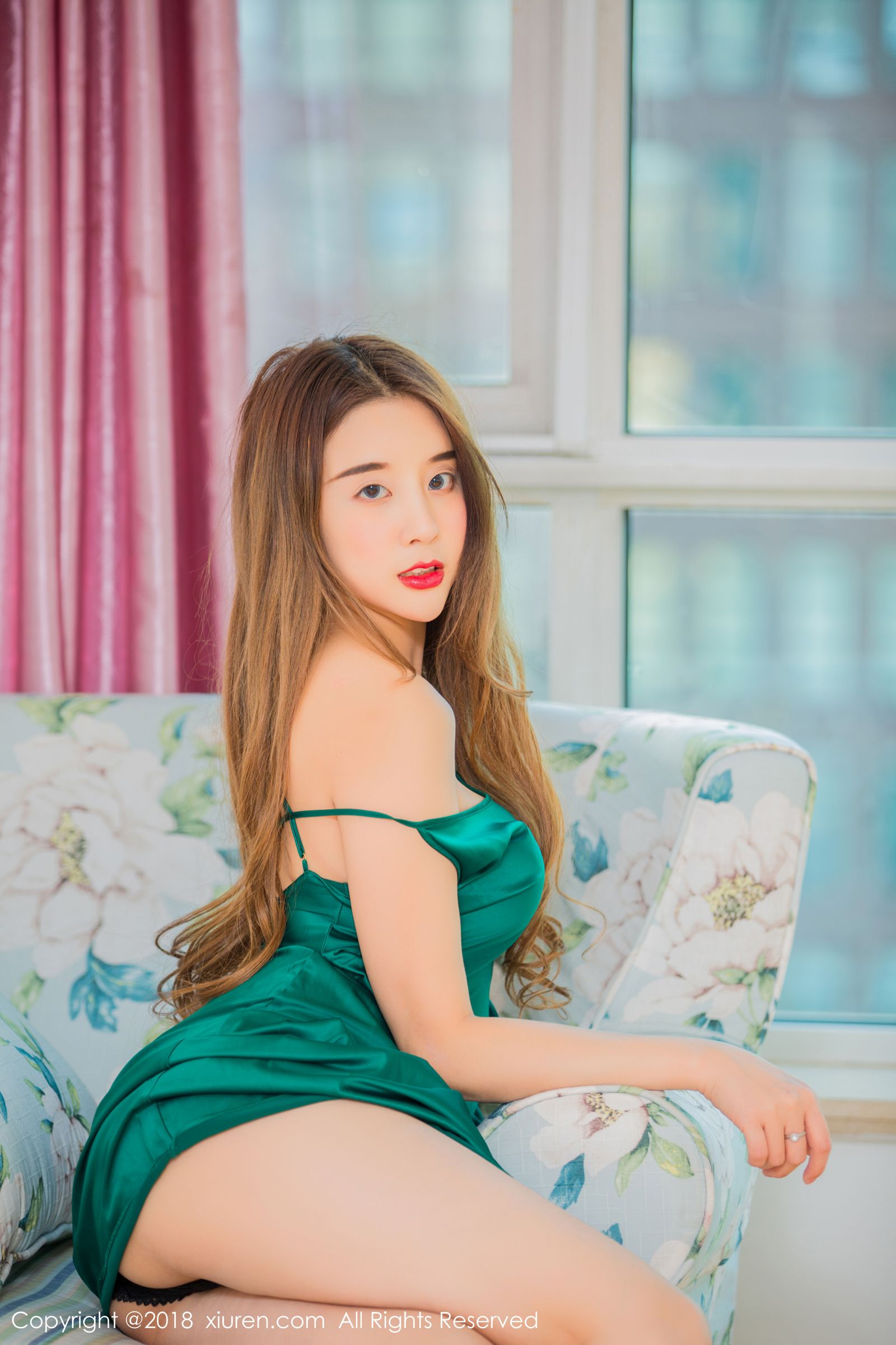 翘臀模特筱慧 优雅绿色长裙