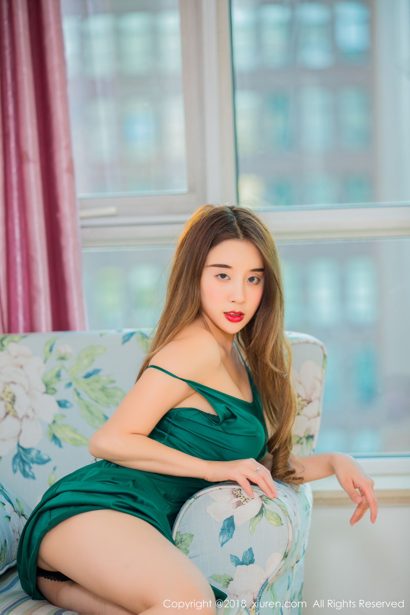 翘臀模特筱慧 优雅绿色长裙