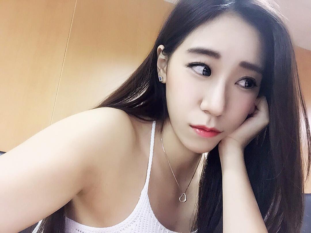 钱柏芊- 美腿美背美肌肤
