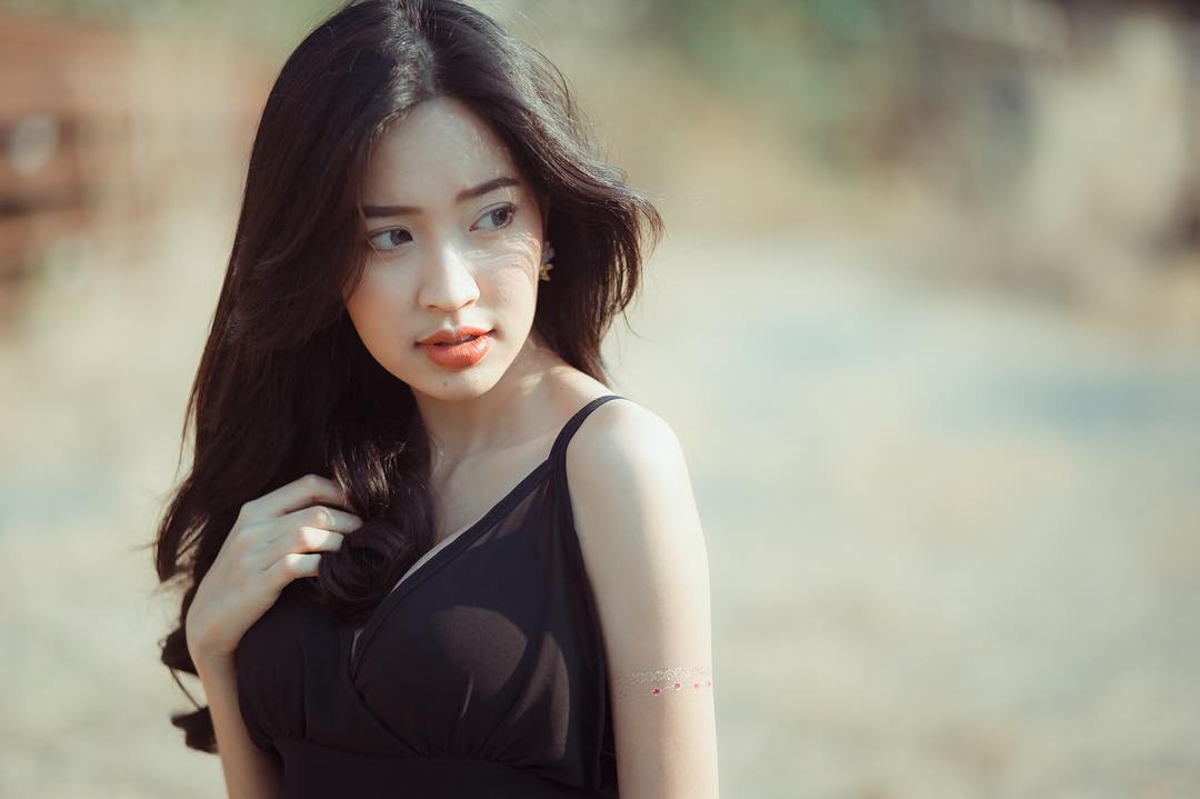 Pravewan Singhato- 泰国高颜值白皙美腿正妹