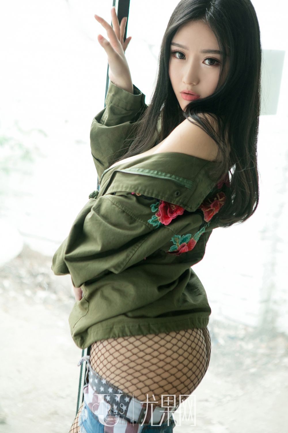 青涩秀人倪叶藤 肤如白玉眼神迷蒙