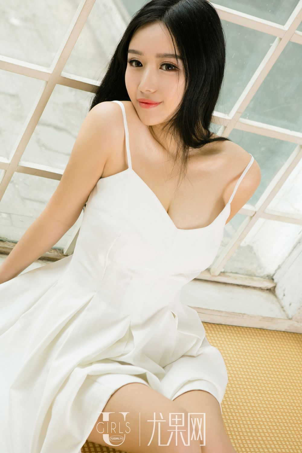 青涩秀人倪叶藤 肤如白玉眼神迷蒙