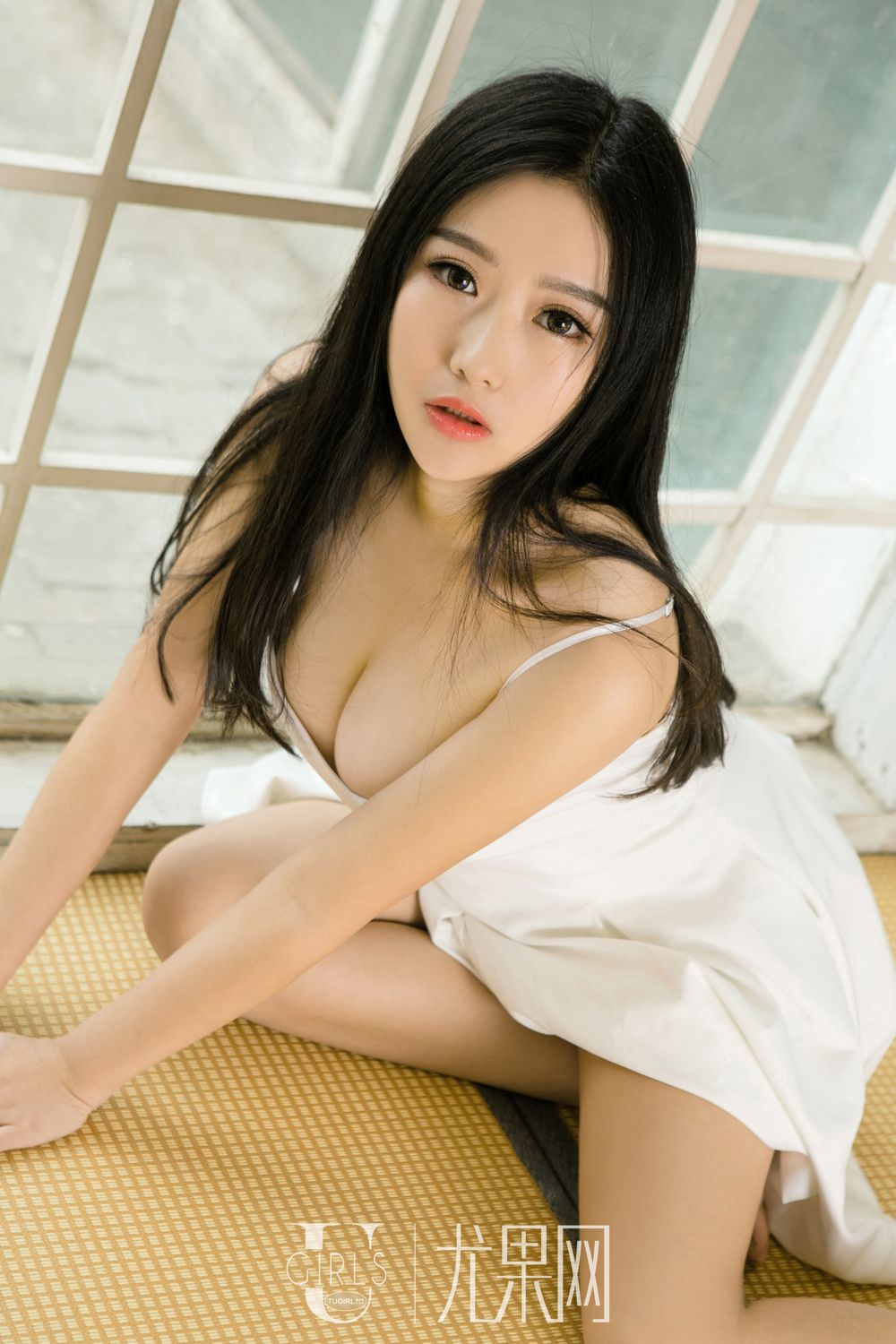青涩秀人倪叶藤 肤如白玉眼神迷蒙