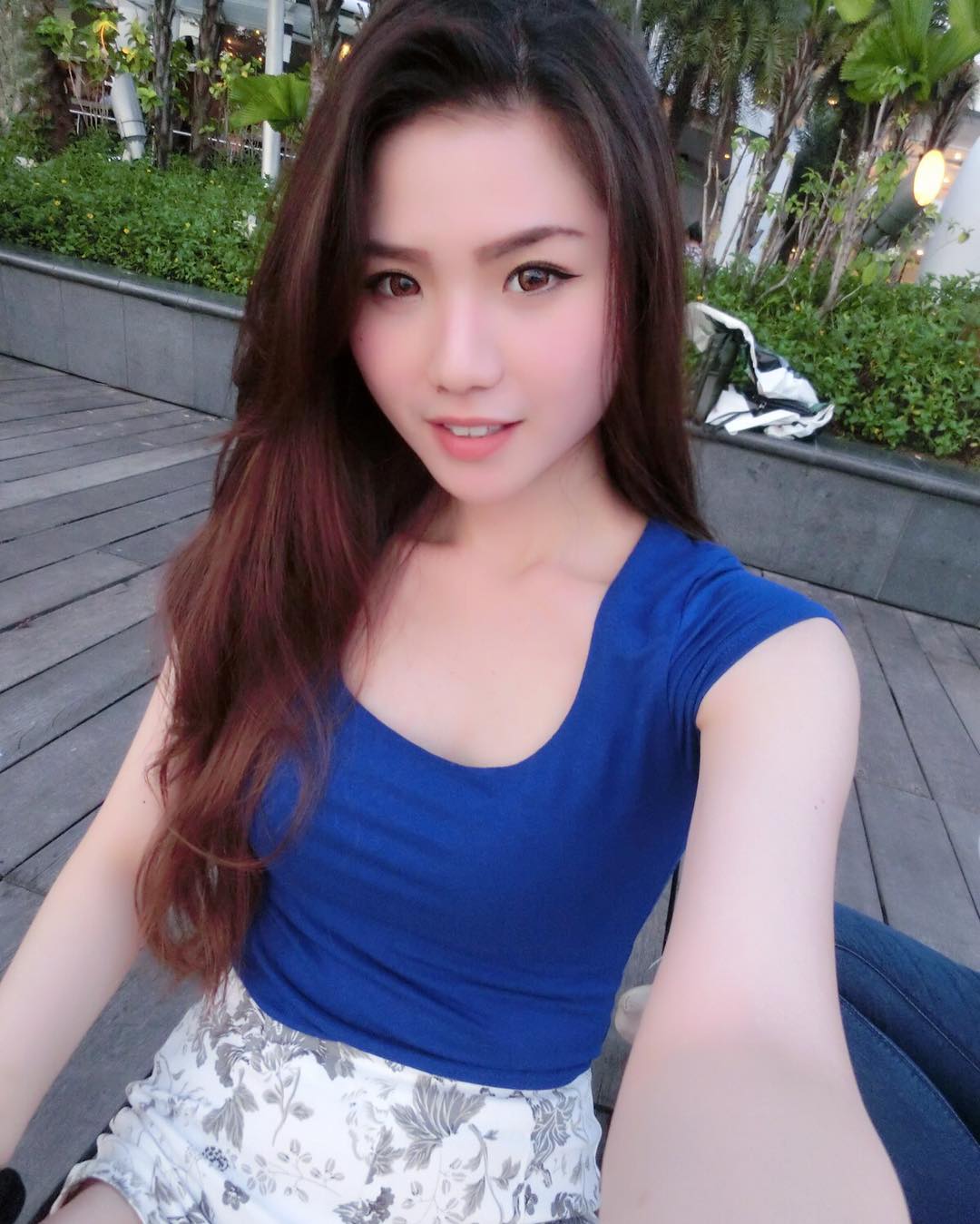 Chia Ying- 长发飘逸空姐私房照