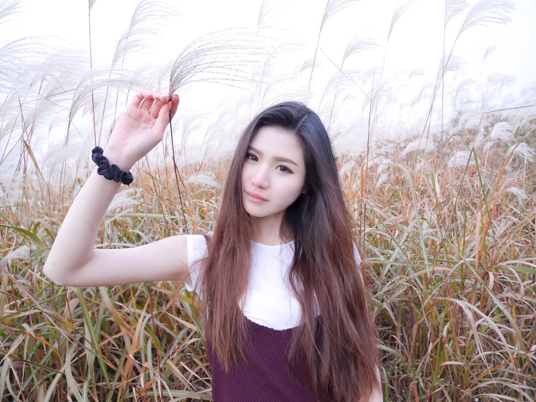 Chia Ying- 长发飘逸空姐私房照