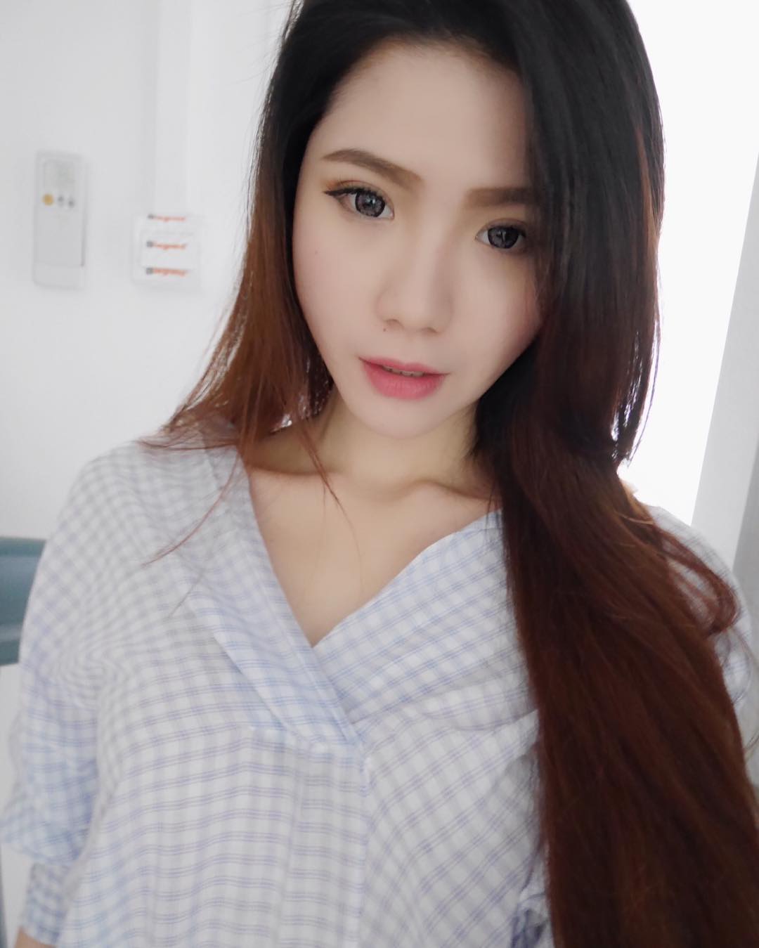 Chia Ying- 长发飘逸空姐私房照