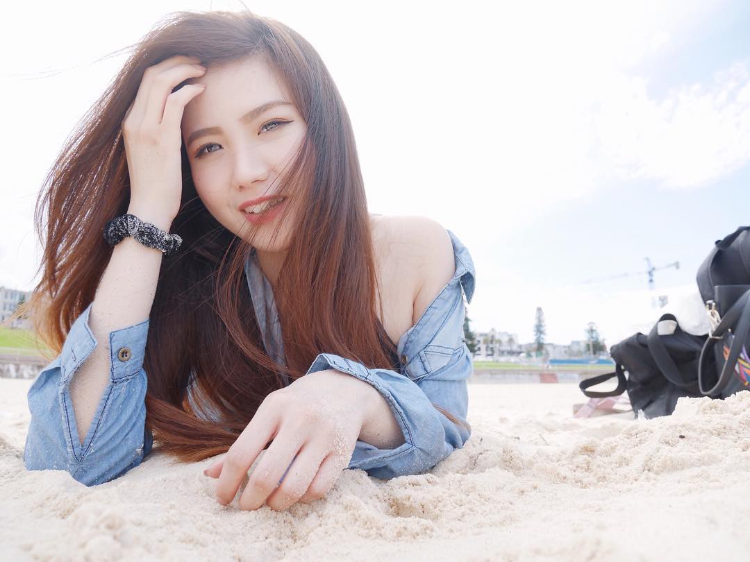Chia Ying- 长发飘逸空姐私房照