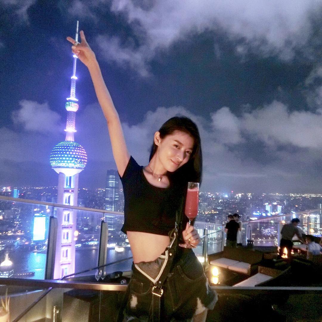 知性气质美女张子蕾 无辜大眼美照迷死人