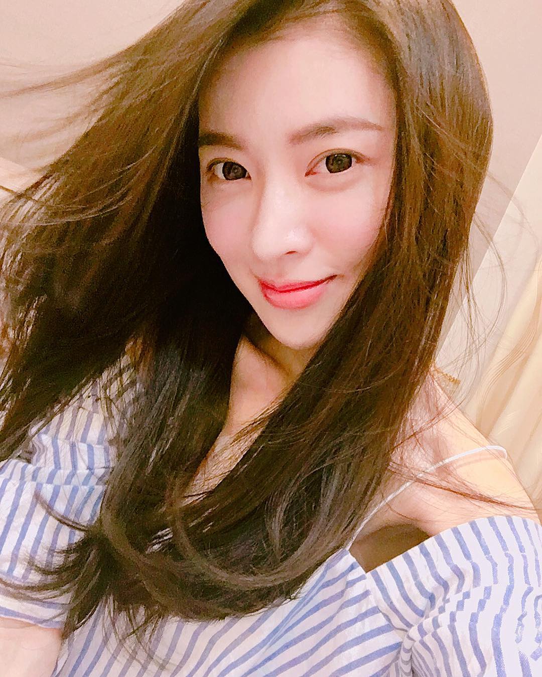 知性气质美女张子蕾 无辜大眼美照迷死人