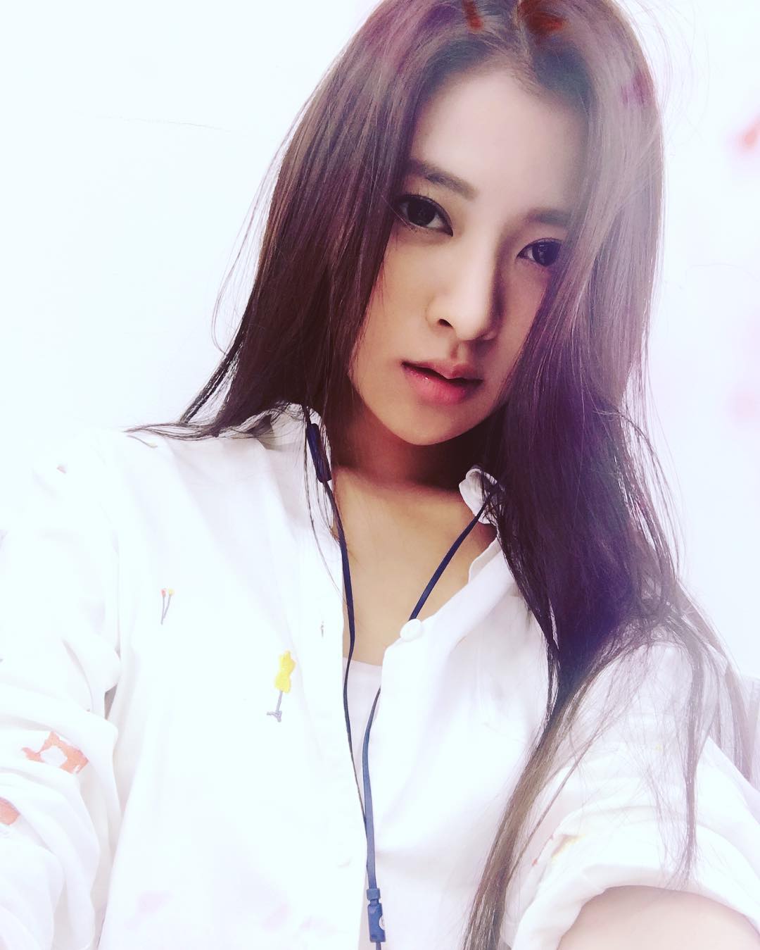 知性气质美女张子蕾 无辜大眼美照迷死人