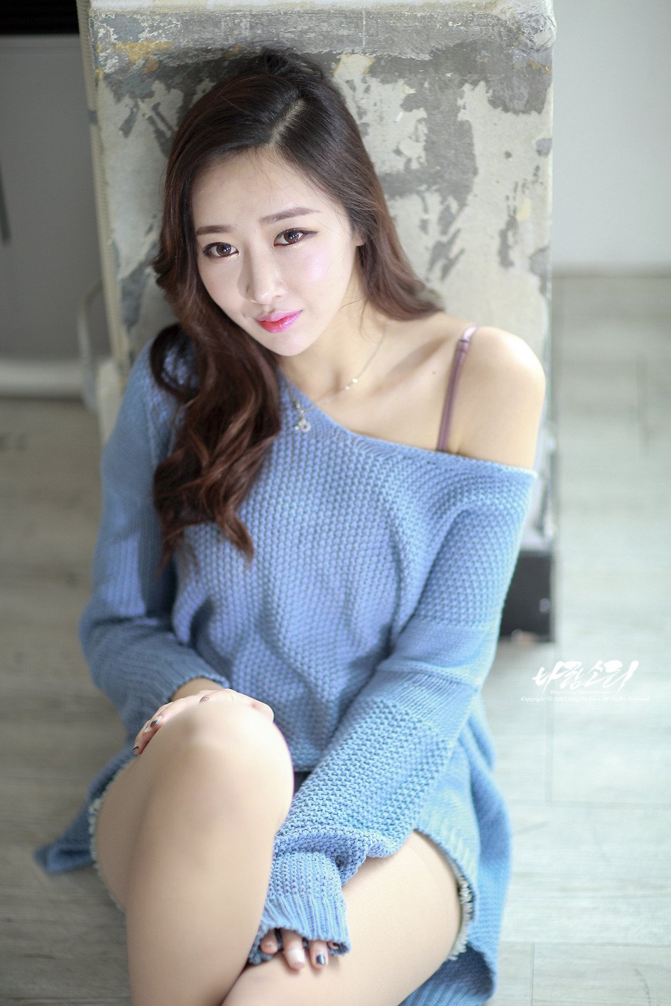 南韩气质车模申海莉 车展瞩目的焦点美人