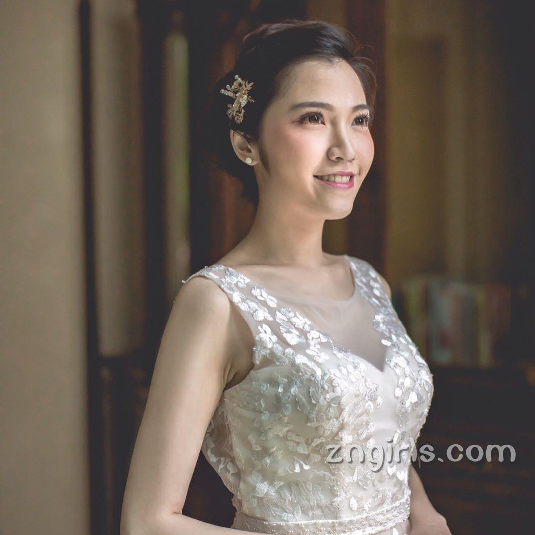 澳门美女歌手禤泳伦 颜值与声音都很棒