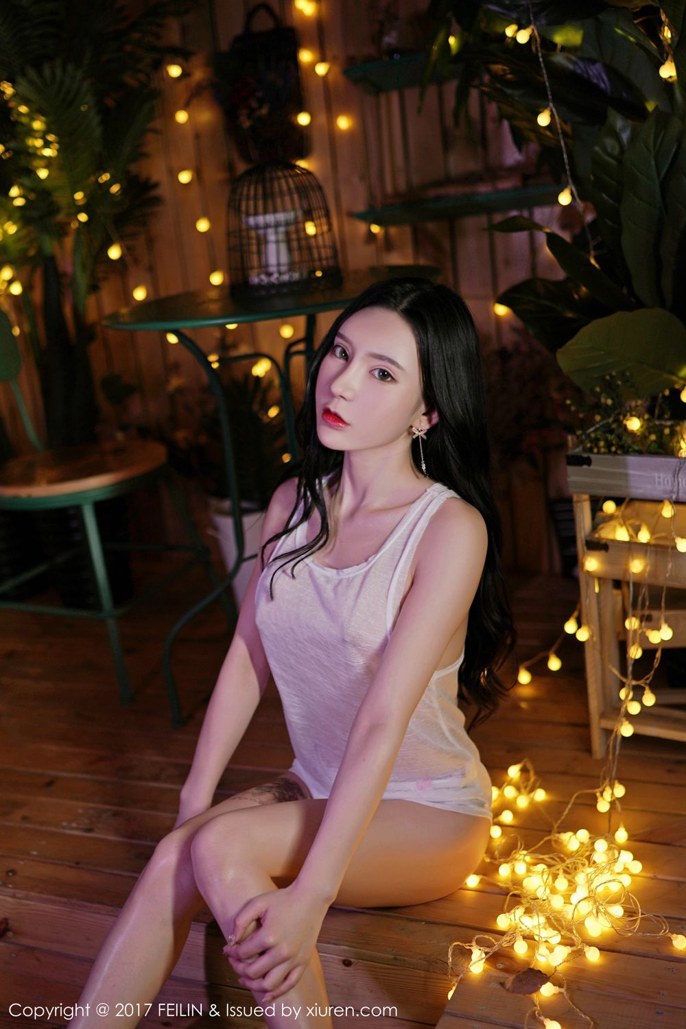 美女主播周于希 黑白照片婀娜多姿