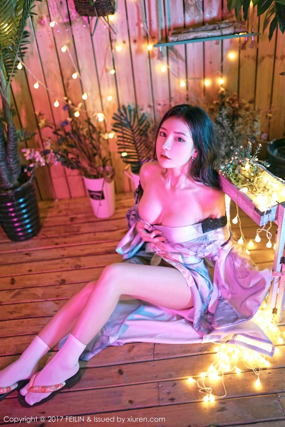 美女主播周于希 半透背心疑似激凸