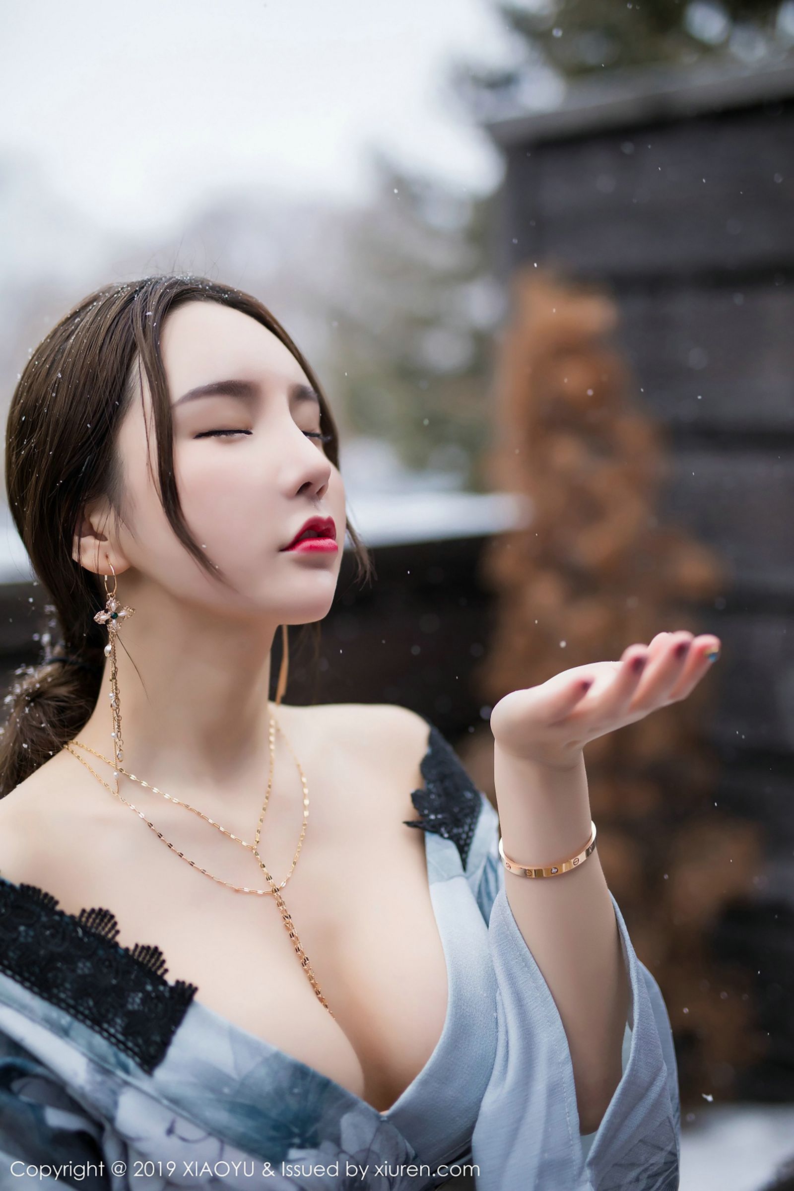 性感女神周于希 雪中佳人娇容绝尘