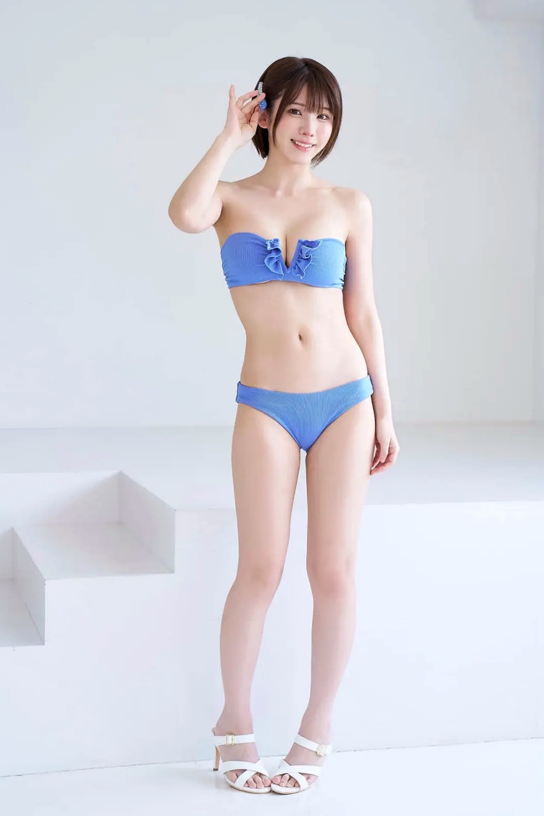 えなこ(Enako)《清く、熱く。》日本萌系女神性感比基尼与角色扮演写真