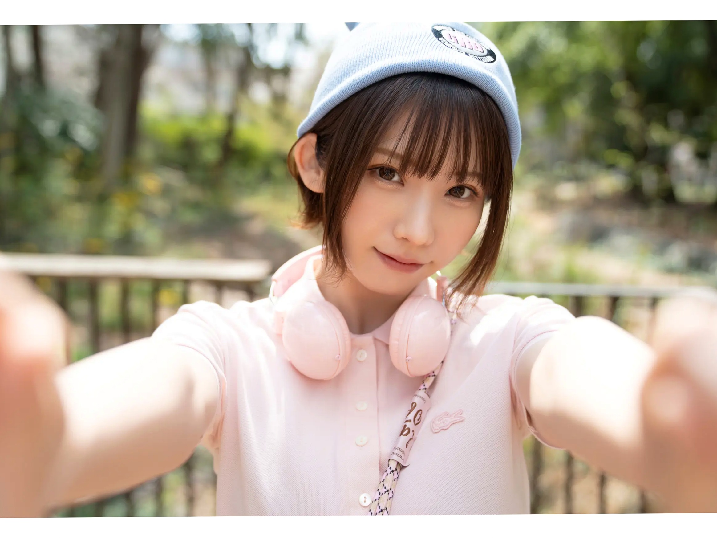 《えなこ - BEST V》日本甜美女神清纯比基尼与家居私房性感写真
