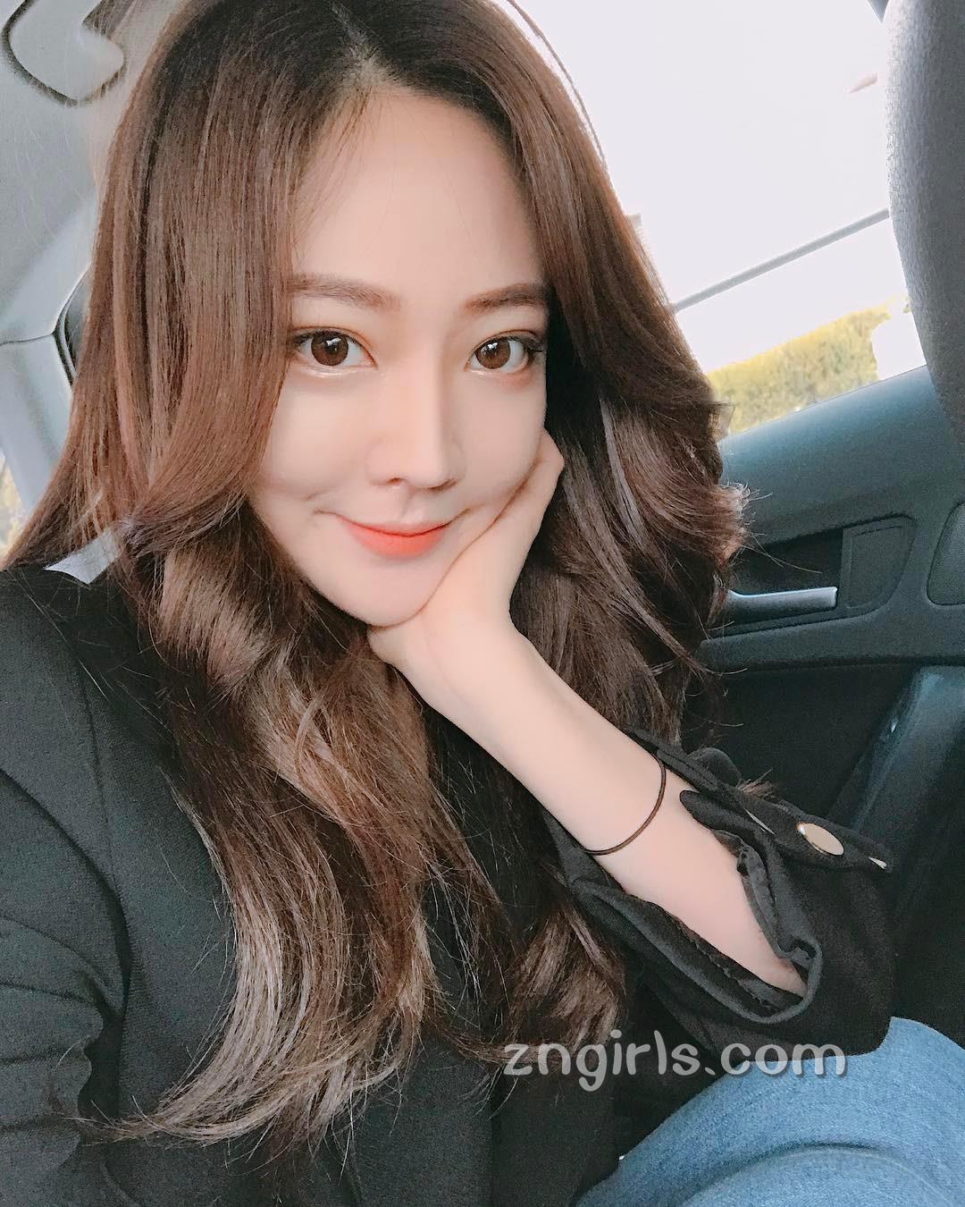 韩国网拍模特珠妍 半身照也掩饰不了的魅力