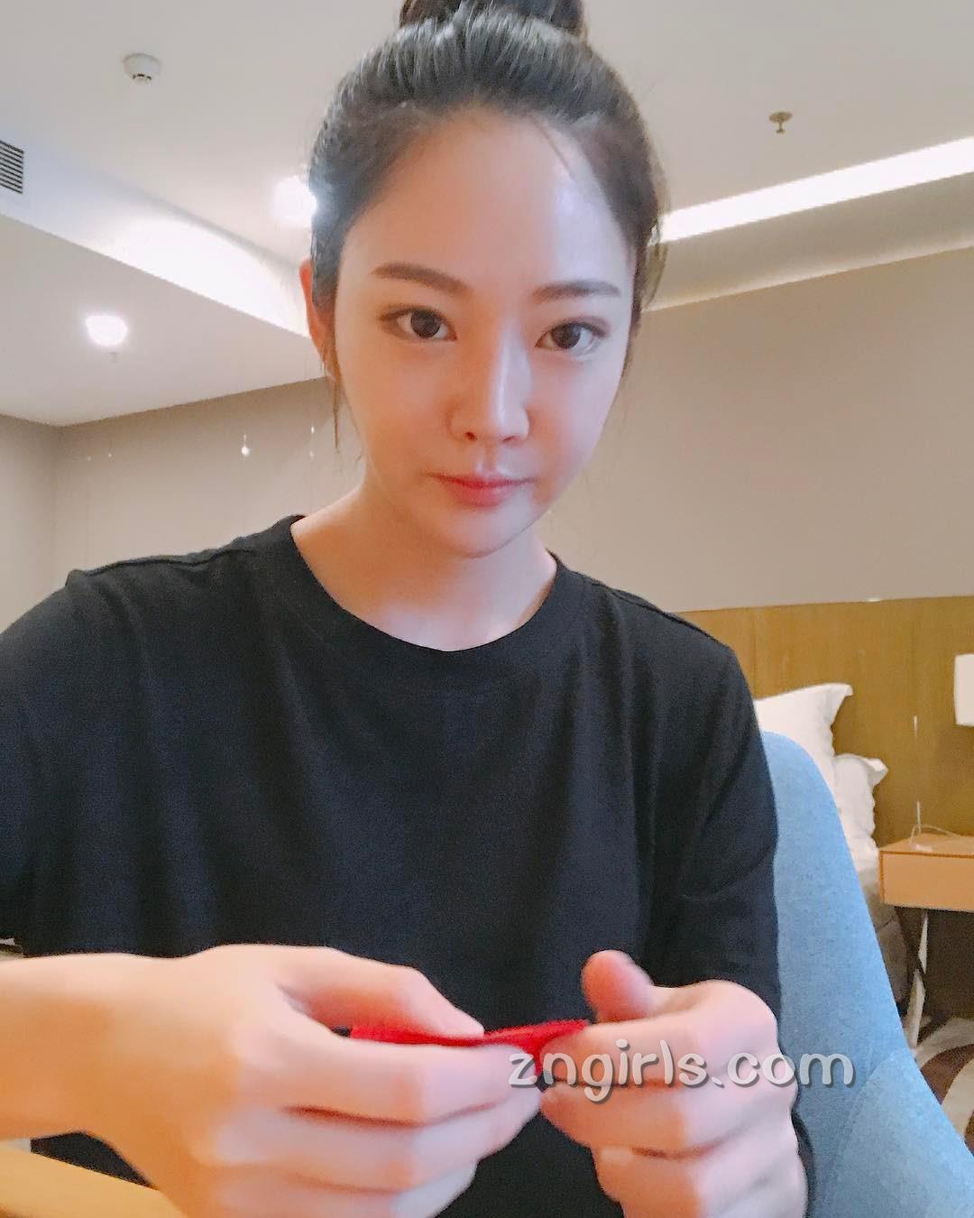 韩国网拍模特珠妍 半身照也掩饰不了的魅力