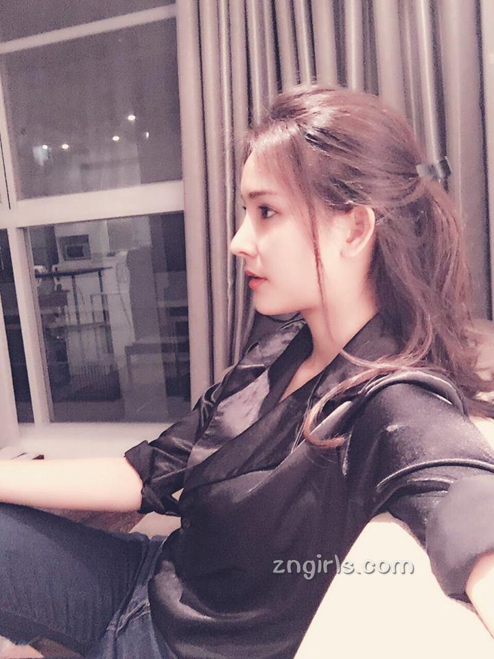 越南正妹Bùi Ngọc 混血五官精致而脱俗