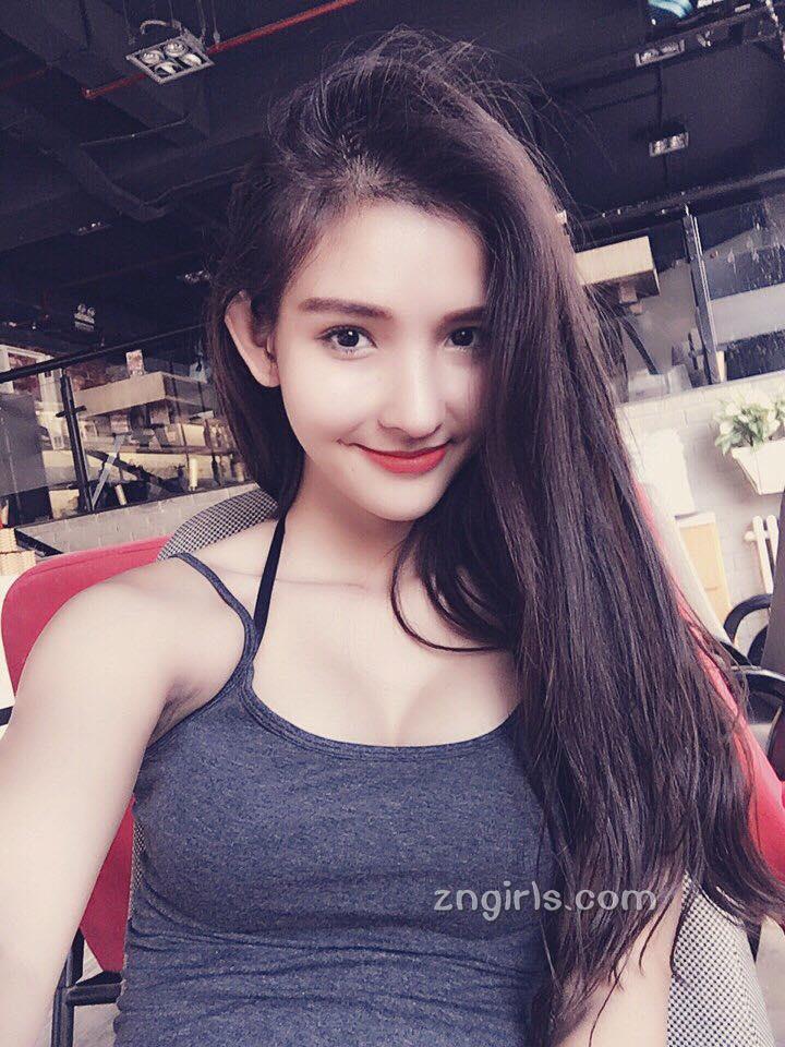 越南正妹Bùi Ngọc 混血五官精致而脱俗