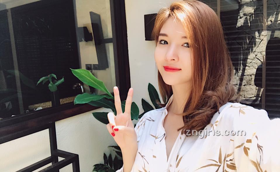 越南正妹Bùi Ngọc 混血五官精致而脱俗