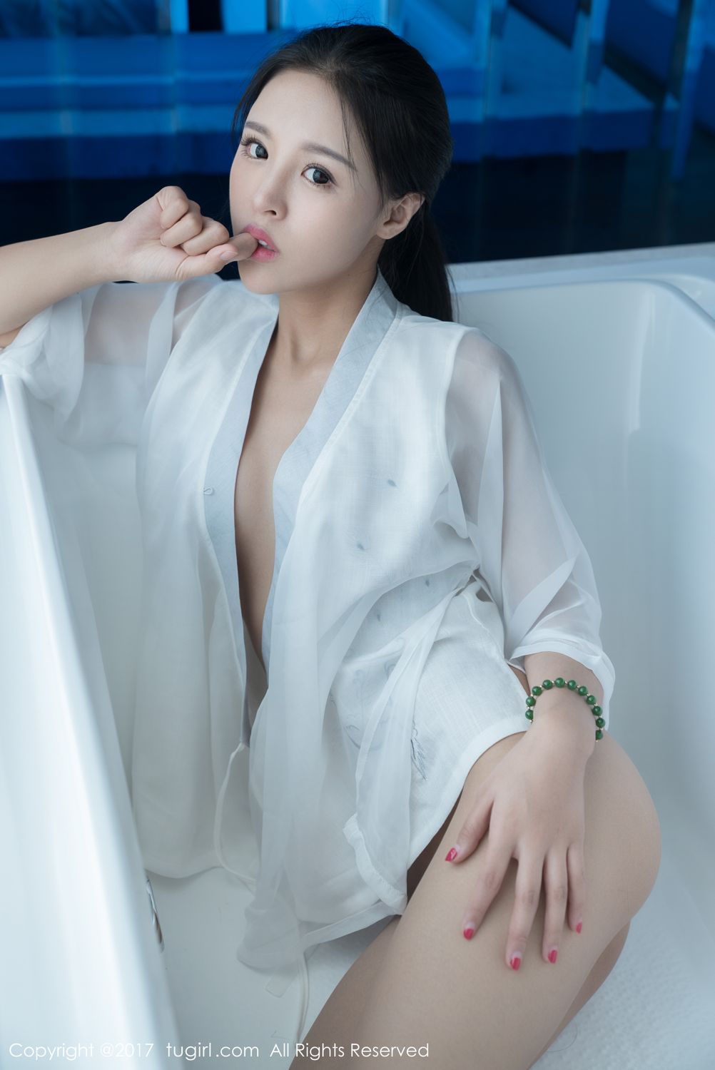 娇嫩欲滴韩秀冉 双眸清澈明亮薄薄