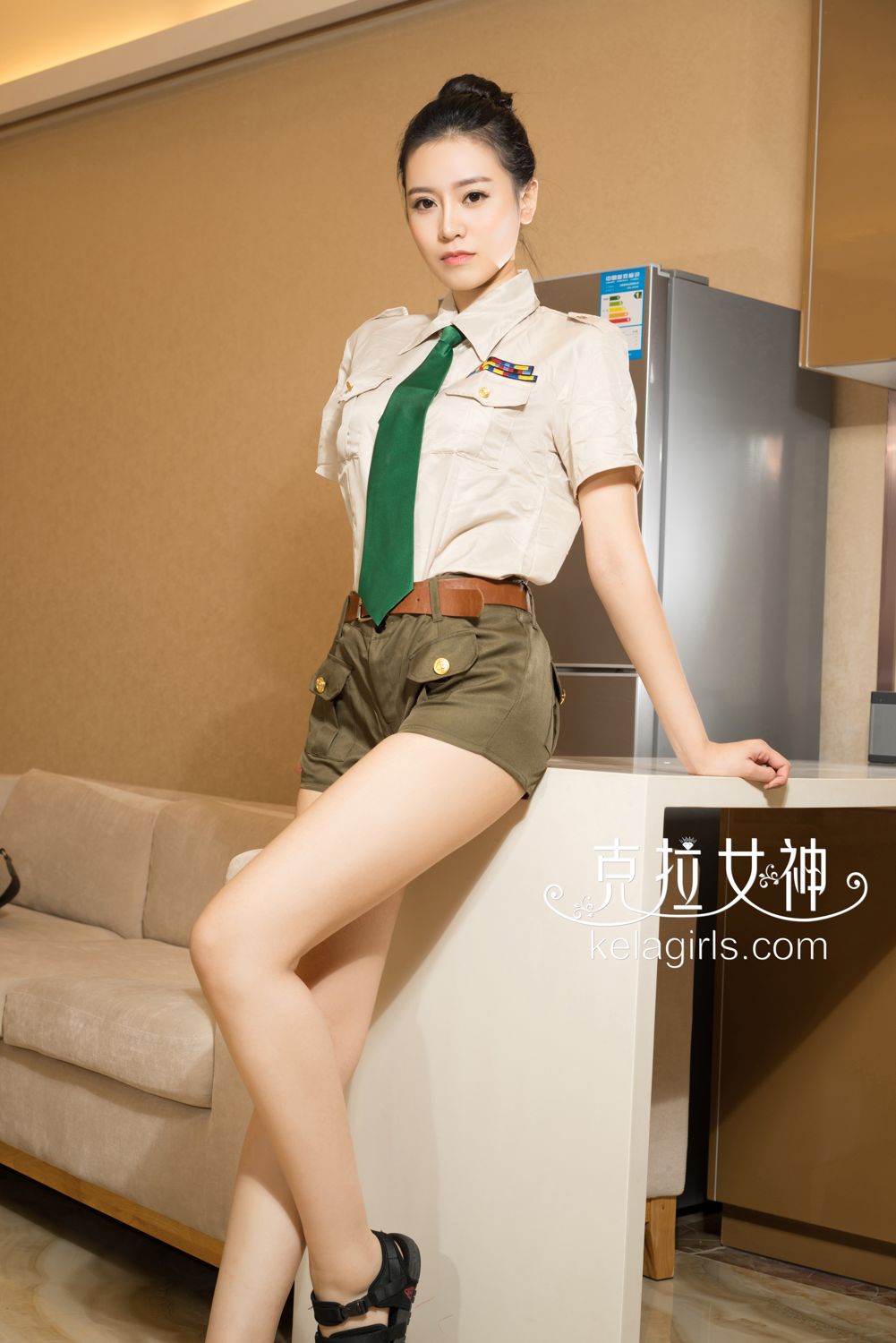 克拉女神夏彤 女兵《英姿飒爽》