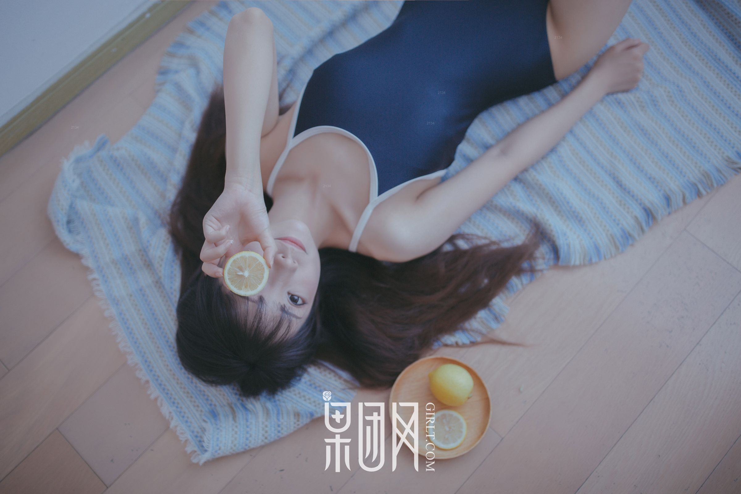 邻家小妹水花花陪你吃早餐!